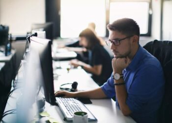 Jornadas laborales de 8 horas y horarios definidos para trabajadores de confianza, en Nayarit