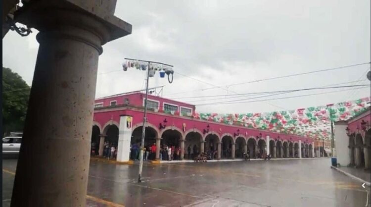 Tláloc se hizo presente en las fiestas patrias de Ahuacatlán