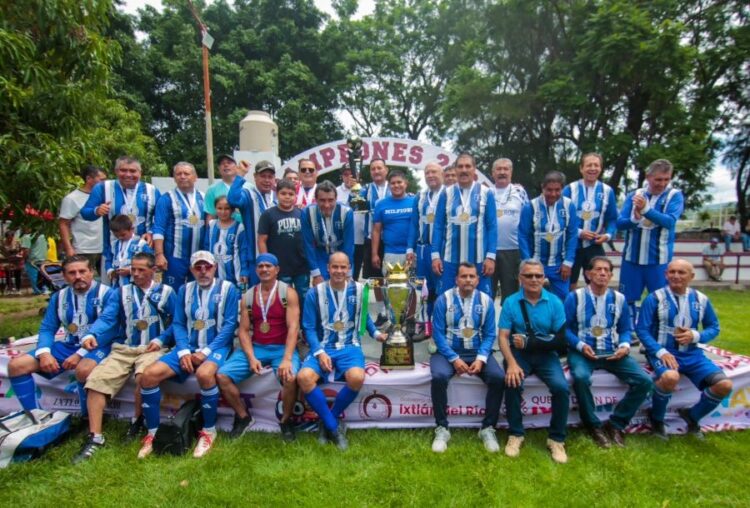 Vaqueros arrasa y conquista el Torneo de Copa en Ixtlán