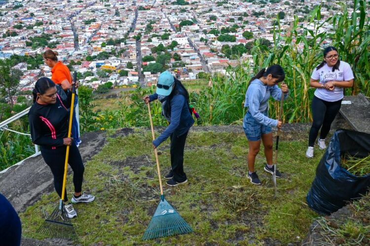 Ahuacatlán se alista para honrar a sus muertos