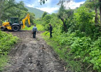 Lluvia intensa moviliza a Protección Civil en Ahuacatlán