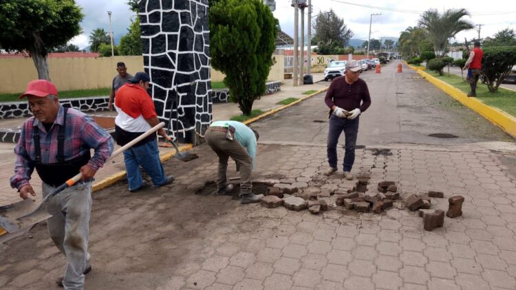 San Pedro Lagunillas atiende calles dañadas por lluvias