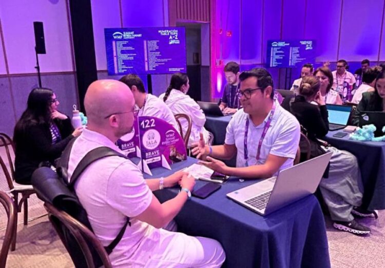 Gobierno de Ahuacatlán limpia carretera hacia Amatlán de Cañas