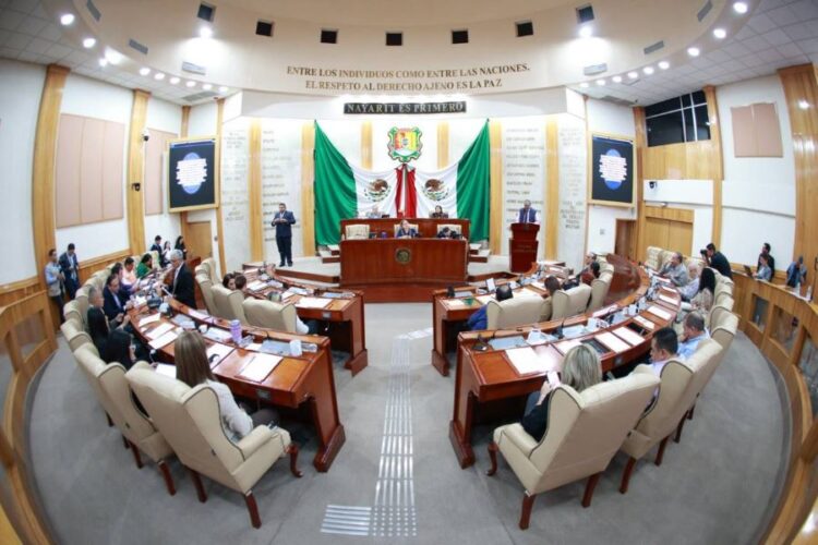 Ahuacatlán conforma su Consejo municipal de participación Escolar