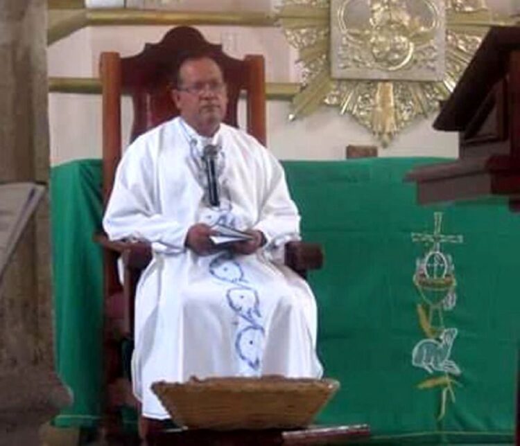 El Padre Jesús Aguirre está de regreso en su servicio sacerdotal