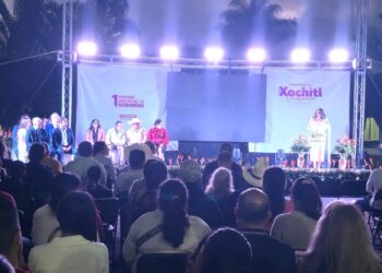Entre lágrimas y logros, Xóchitl Velasco rinde su primer informe de gobierno
