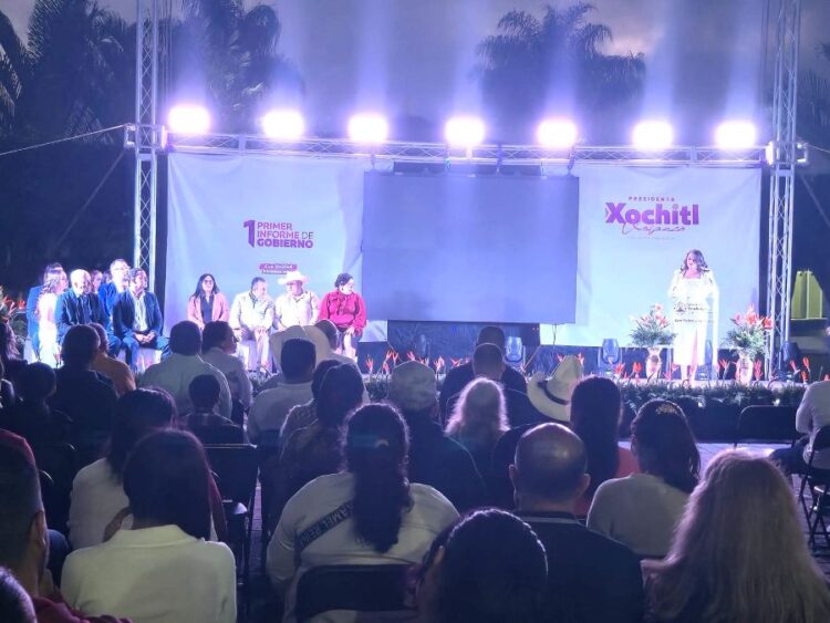 Entre lágrimas y logros, Xóchitl Velasco rinde su primer informe de gobierno