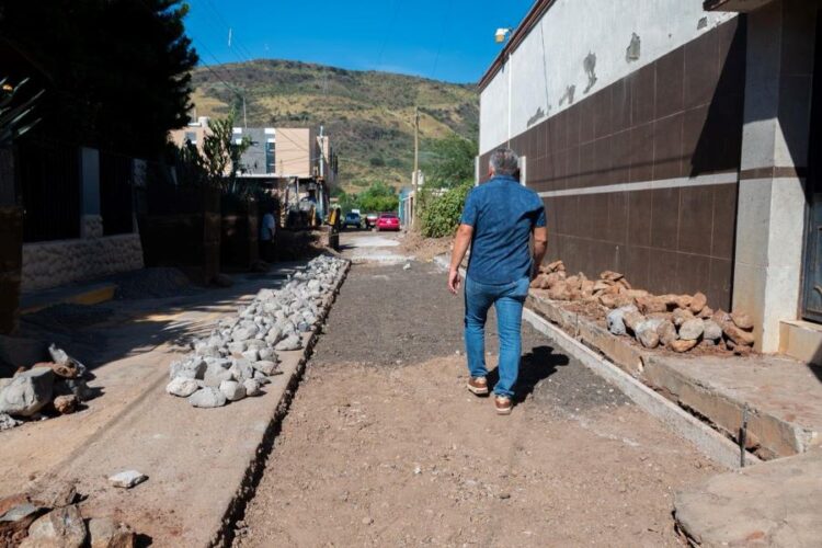 Memo Ramírez supervisa obras que transforman Ixtlán