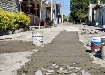 Rehabilitan calles en Uzeta y la gente lo agradece