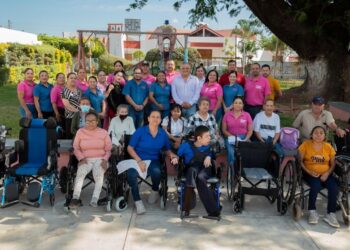 Desafían obras…Y al peligro, en Ahuacatlán