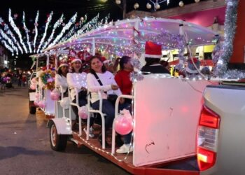 Desafían obras…Y al peligro, en Ahuacatlán